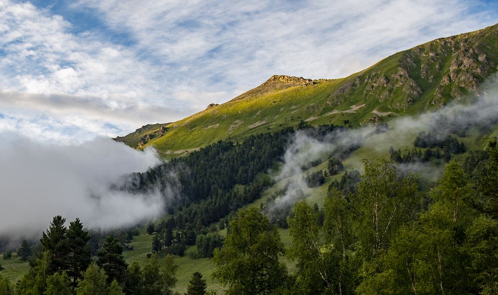 Забежала тучка на минутку, Улыбнулась солнцу в вышине