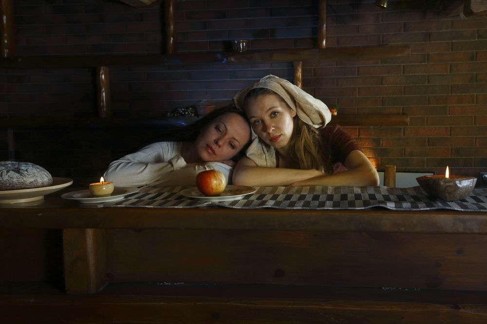 Один день из жизни служанок средневековой таверны