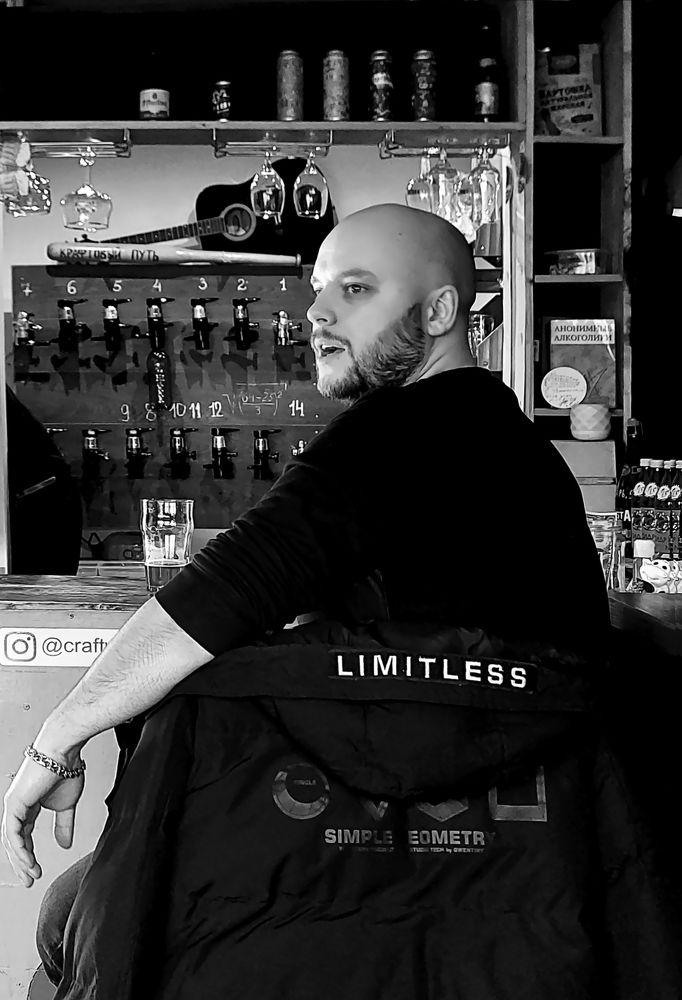 завсегдатай нашего бара