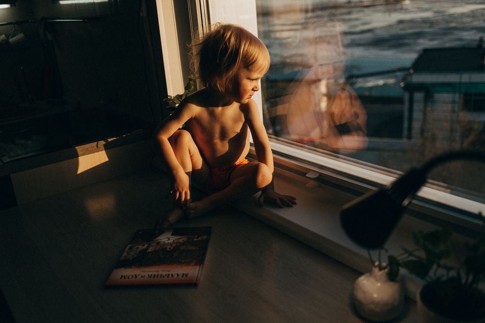 Мальчик и дом