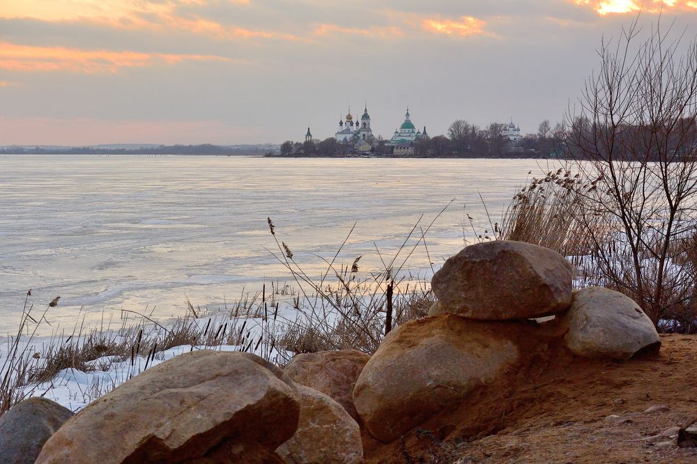 Ростов Великий. Спасо-Яковлевский монастырь и озеро Неро