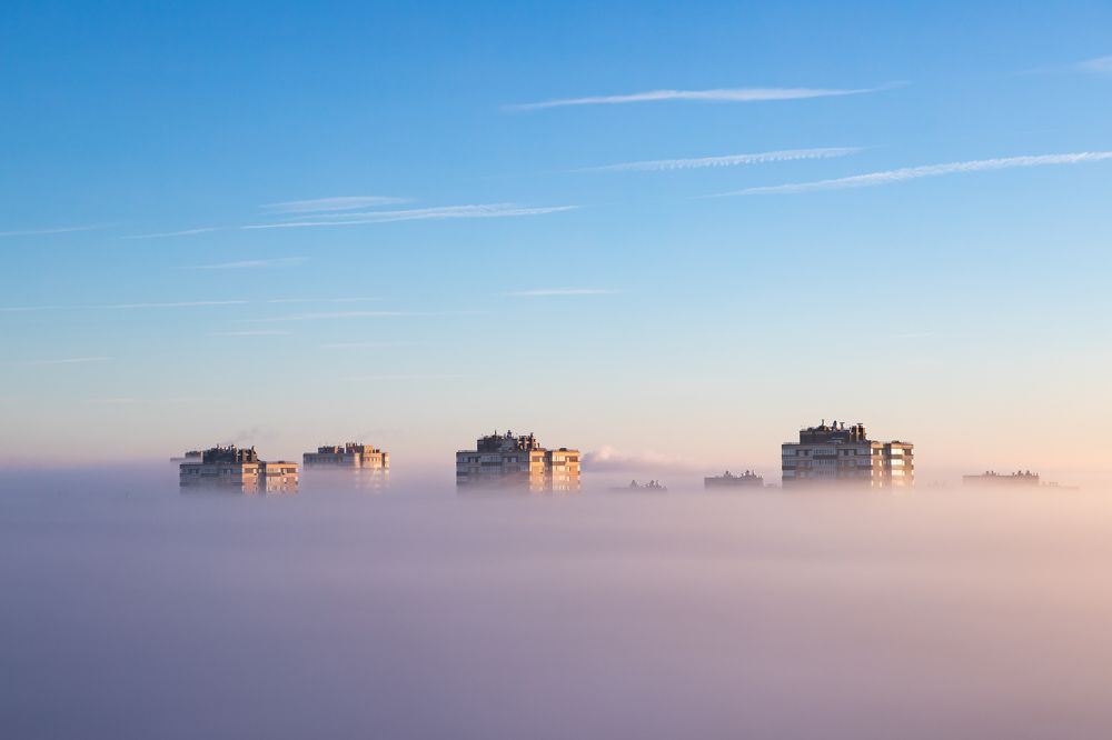 Многоэтажки в зефире