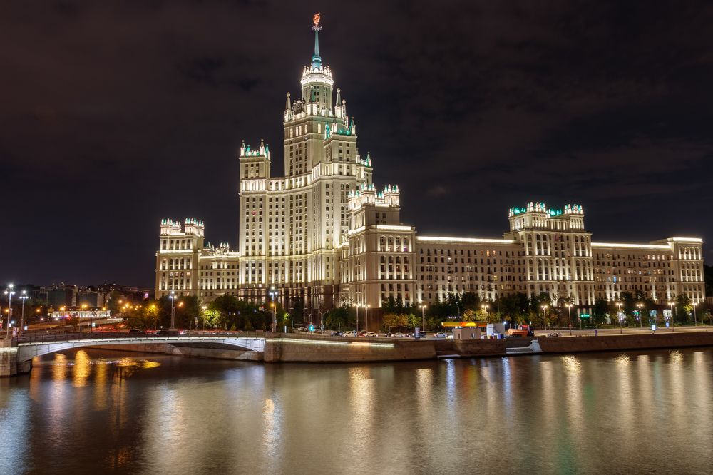 Дом на Котельнической набережной, лето 2020 г.