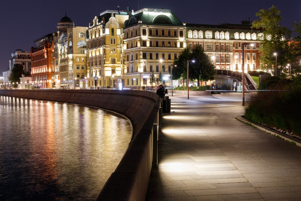 Якиманская набережная, лето 2020 г.