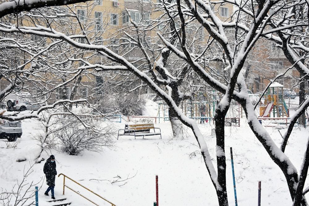 А у нас во дворе .