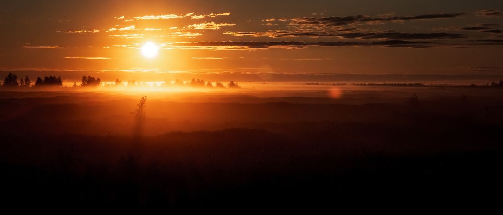 Восход над тундрой