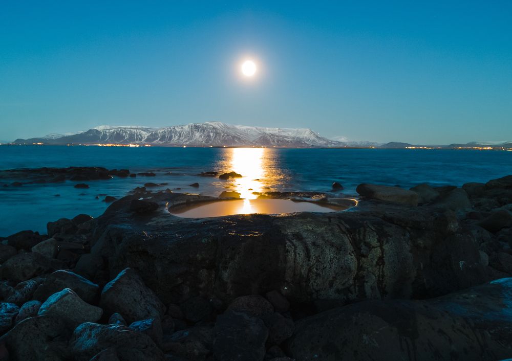 Photograph by Piotr Mickevic