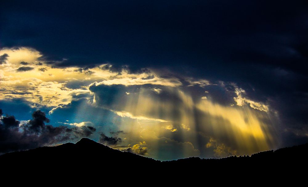 The play in the sky..!!