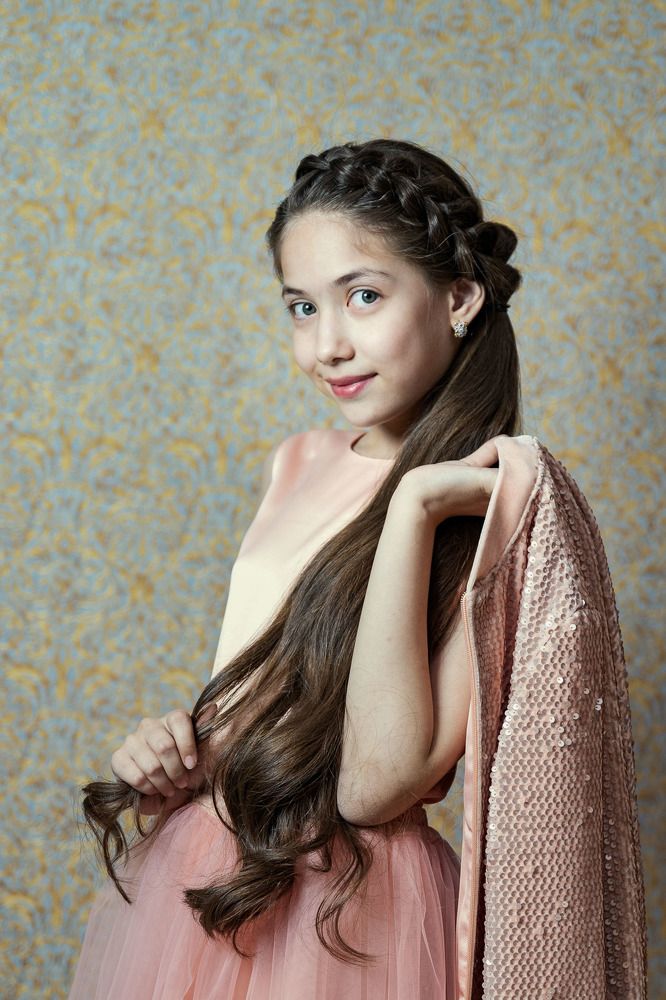 Юная модель