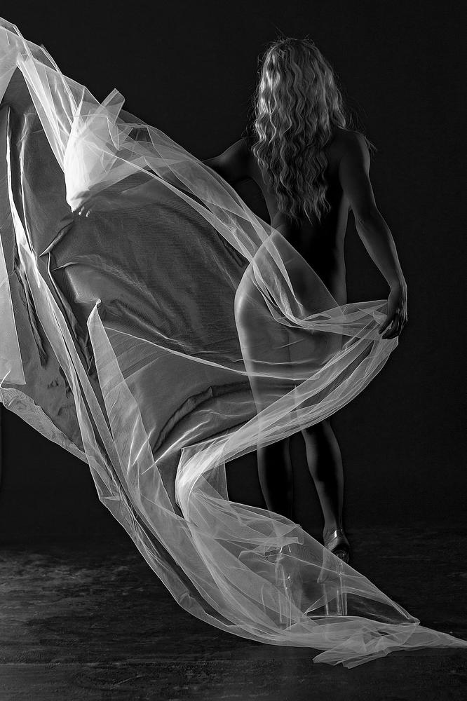 Don't go away, stay with me