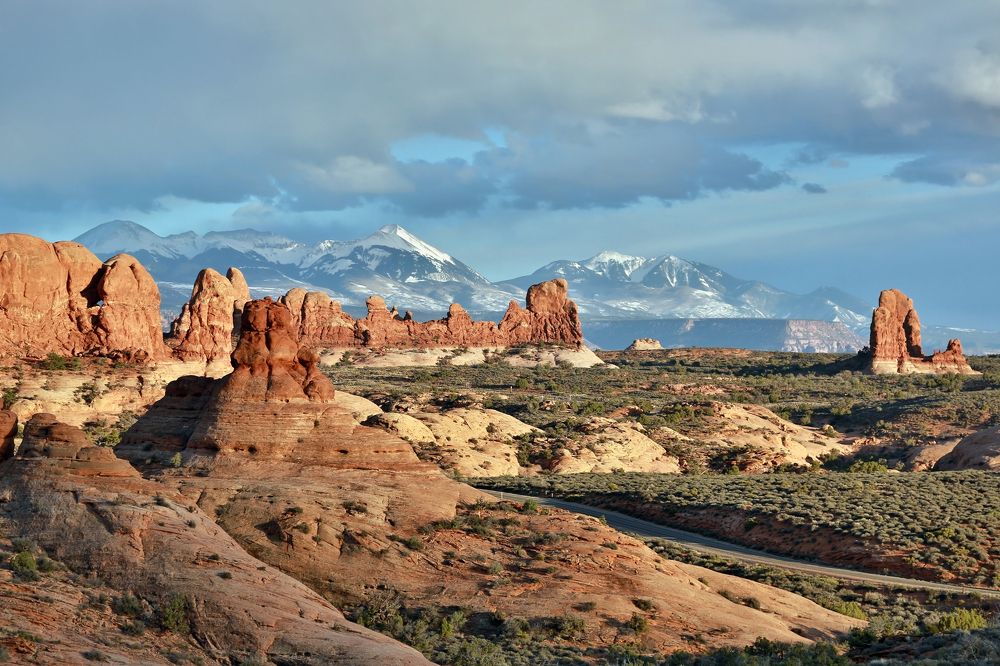 "Разрушенная стена"