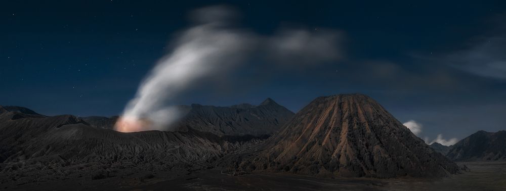 Photograph by WANG QIAN