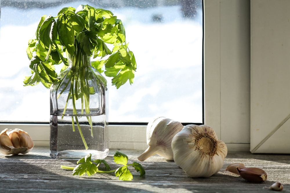 Натюрморт на подоконнике.