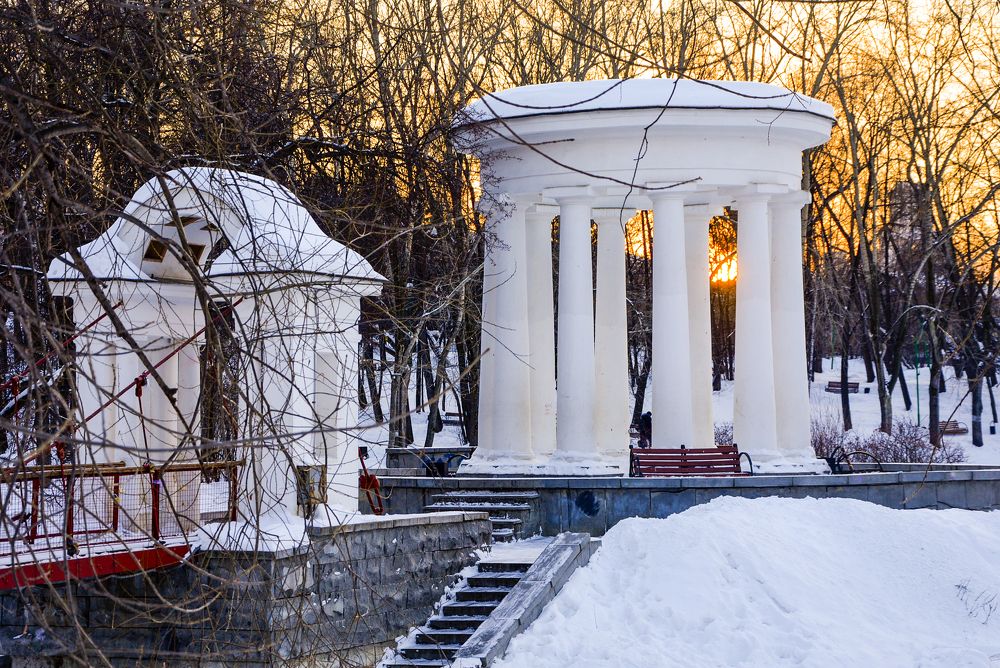 Харитоновский сад в Екатеринбурге .