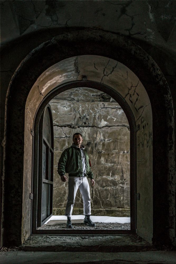 Спуск в гробницу