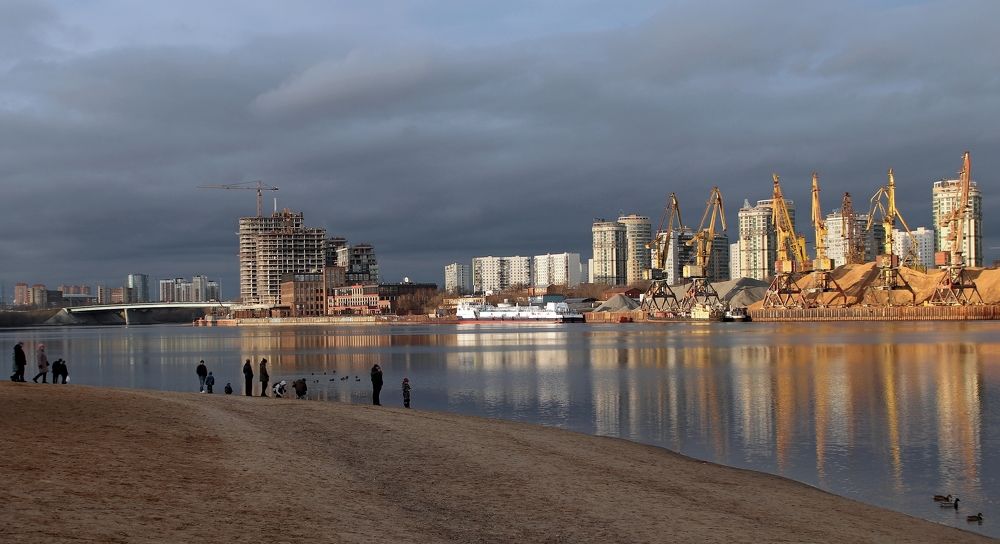 Парк вечером.