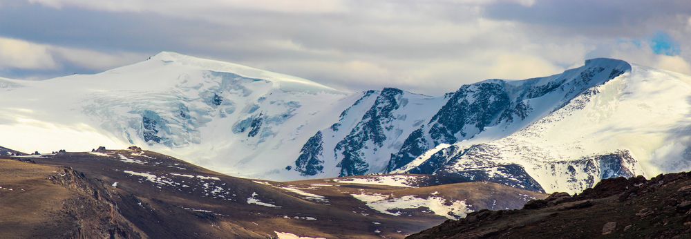 Munkhkhairkhan mountain