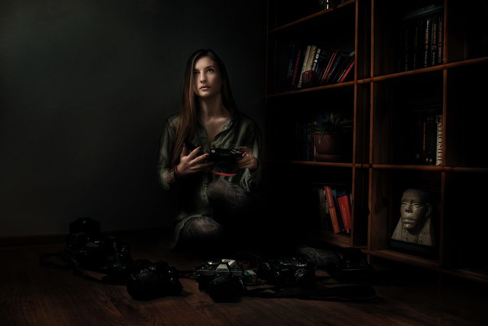 Anellia in home alone