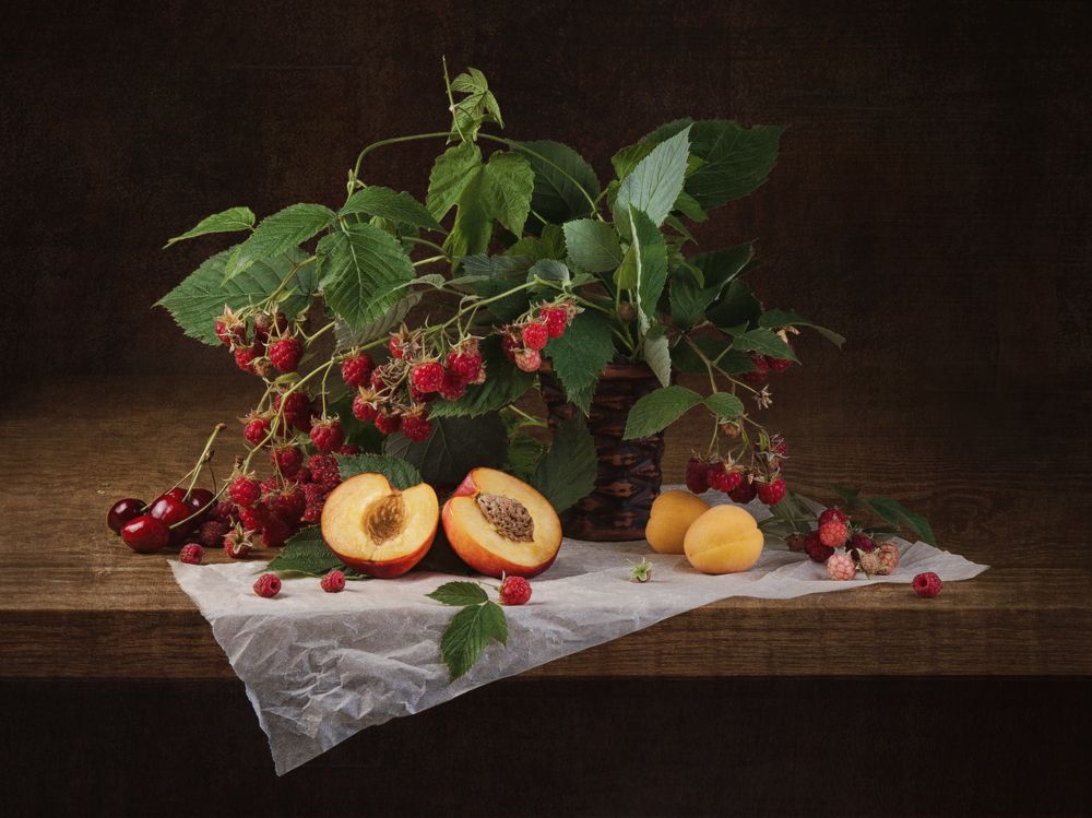 Малина с персиками