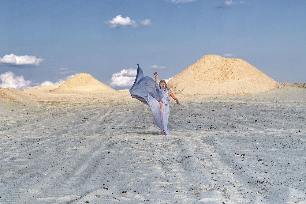 Танцующая под небом.