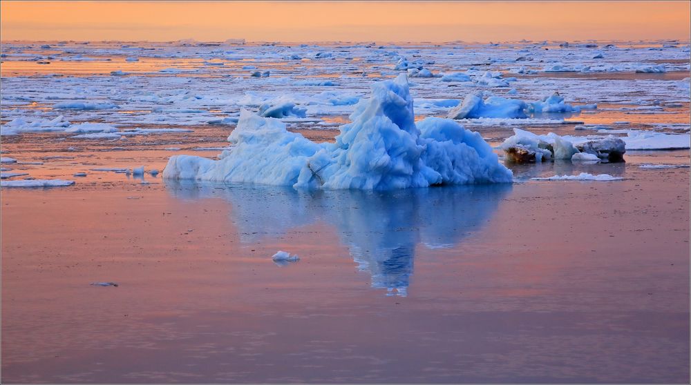 Воды высоких широт на грани полярной ночи...