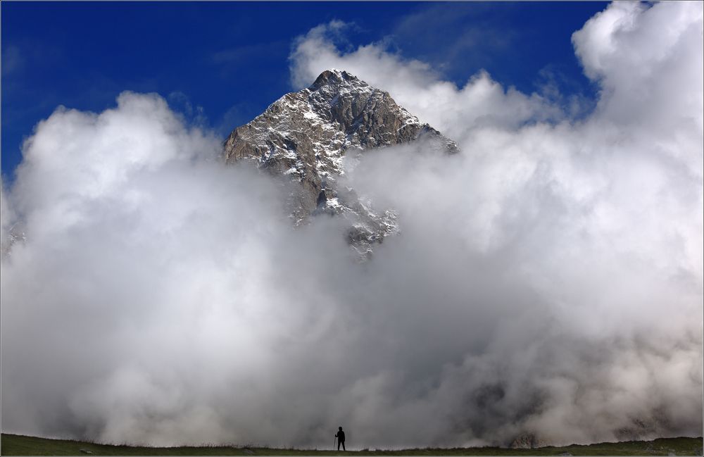 Между небом и землёй...