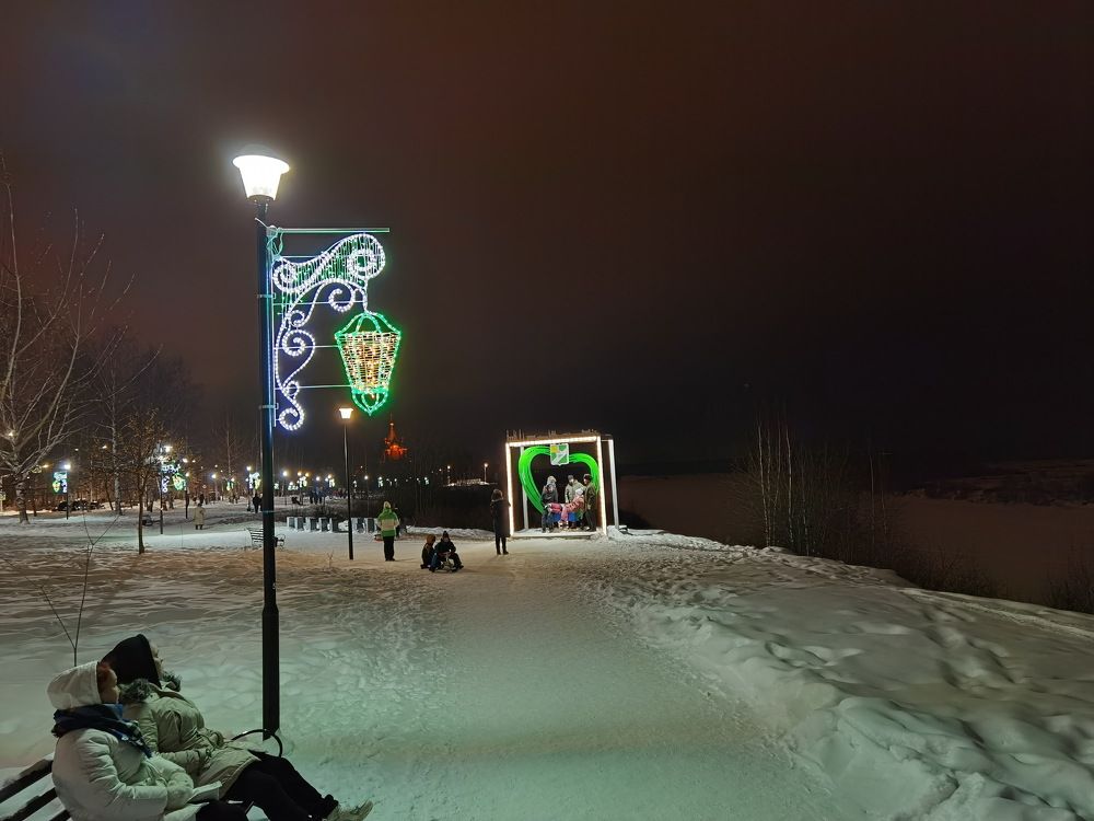 Зимний вечер на набережной