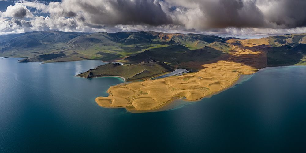 Ulaagchin lake. Mongolia