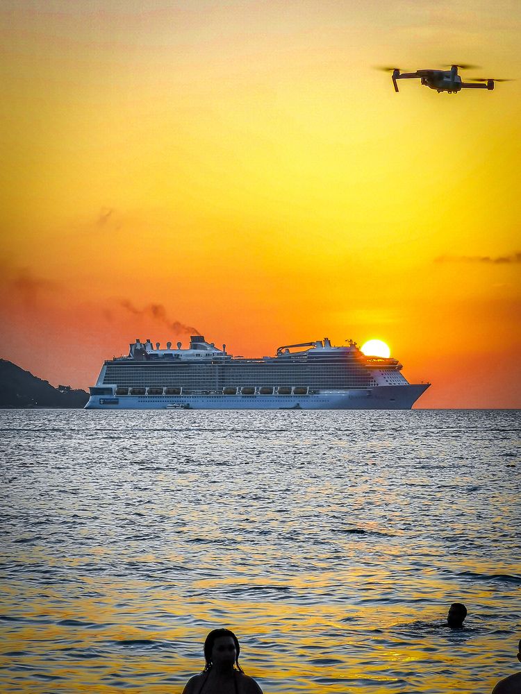 Фотография автора Дмитрий Лебедь