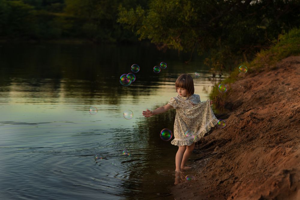 «Детство -миг, но миг столь сладостный»