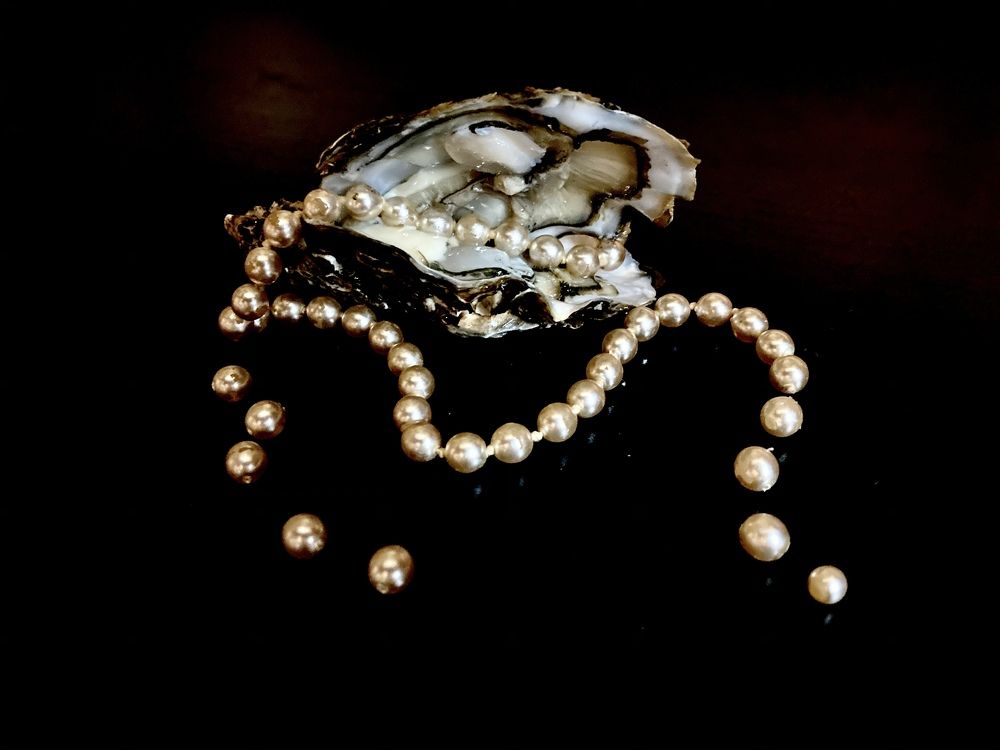Creation of a pearl