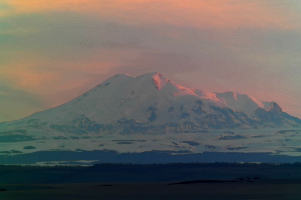 Эльбрус на закате.