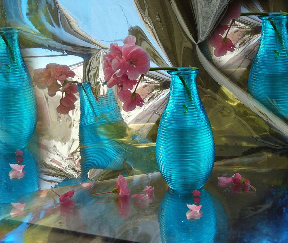 "Зазеркалье"