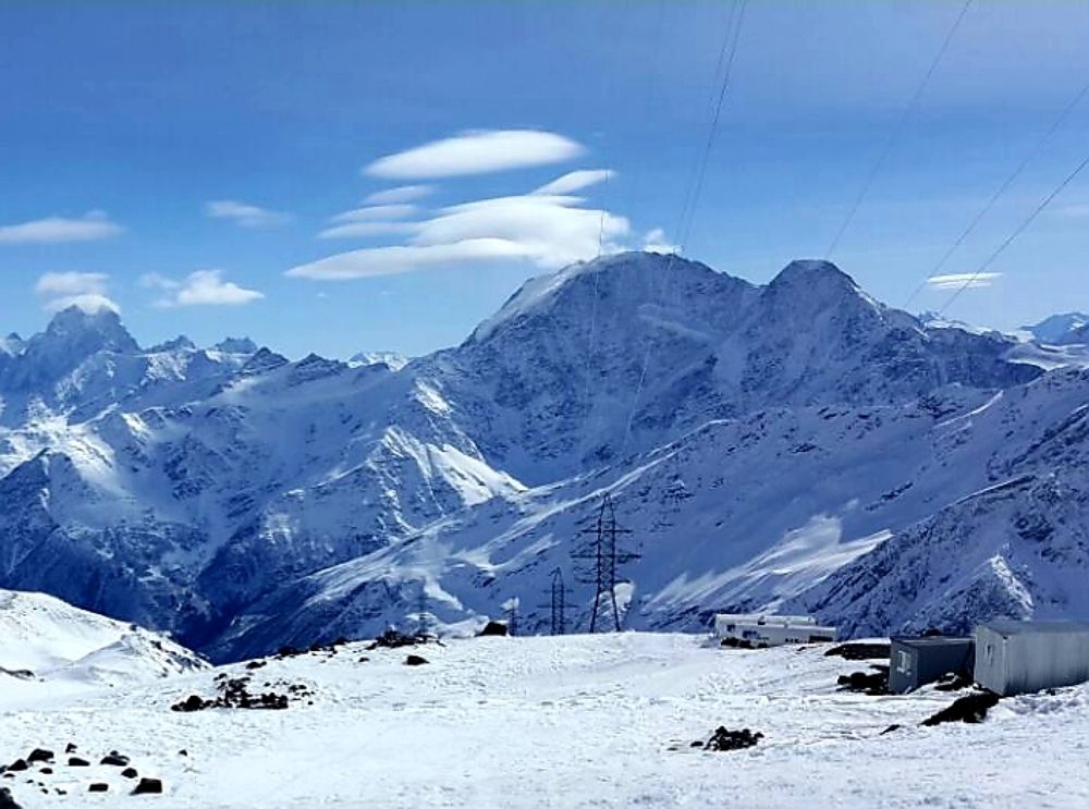 На высоте 3200 метров.