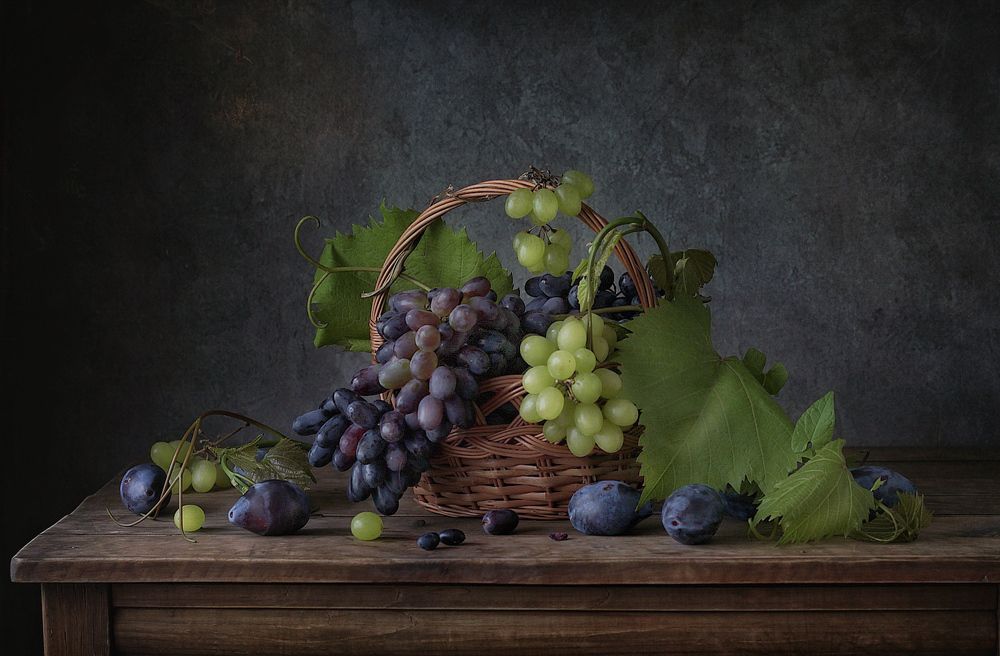 С виноградом