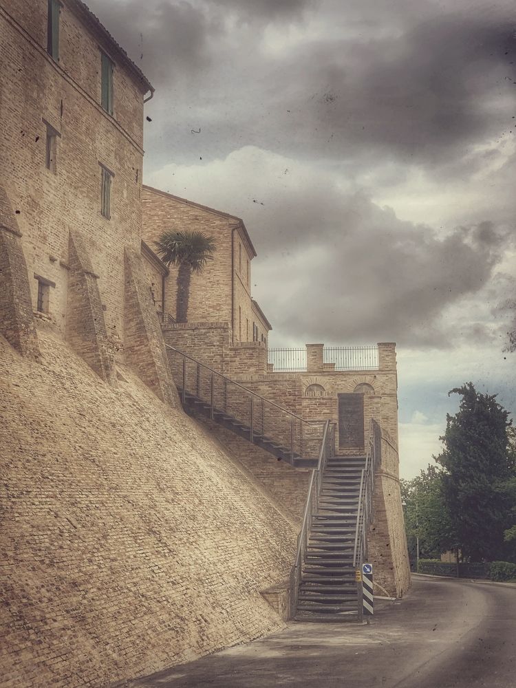 Монтелупоне