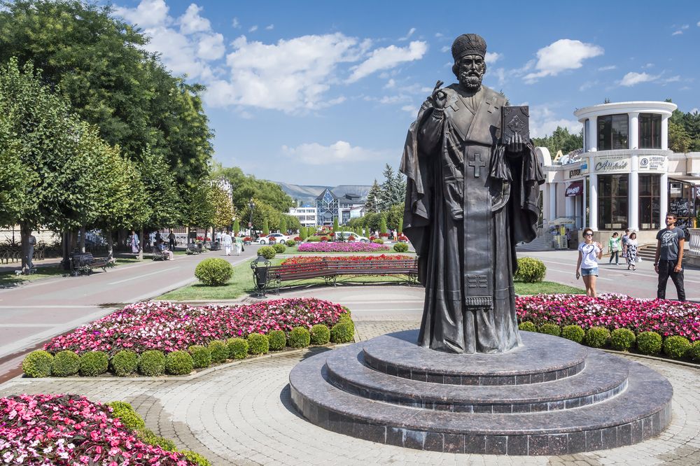 Святитель Николай считается небесным покровителем Кисловодска.