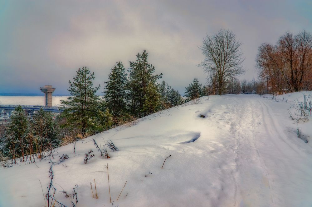 Гуляет волжская зима