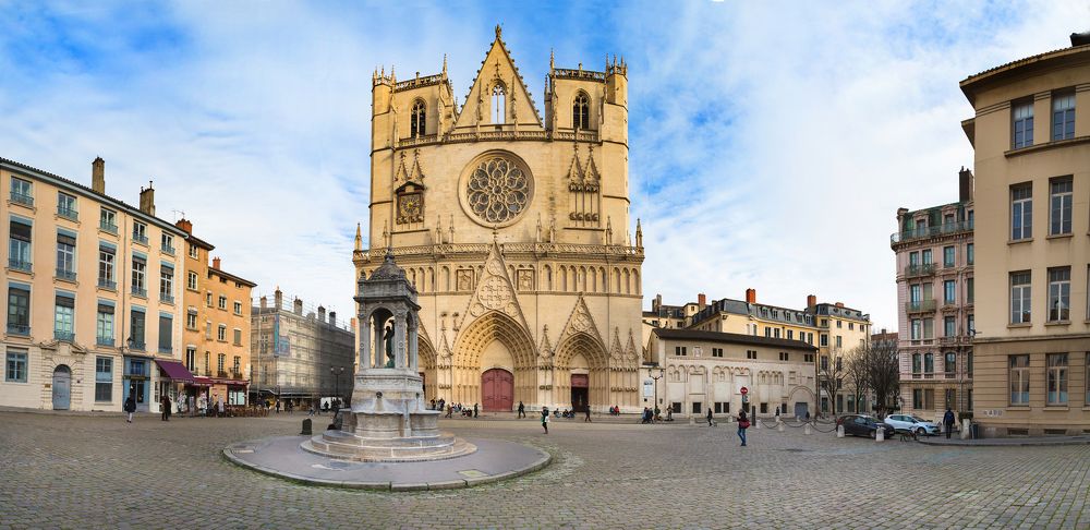 Соборная площадь в Лионе
