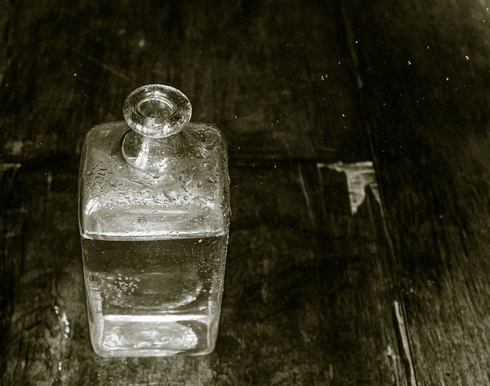 Графин с водой