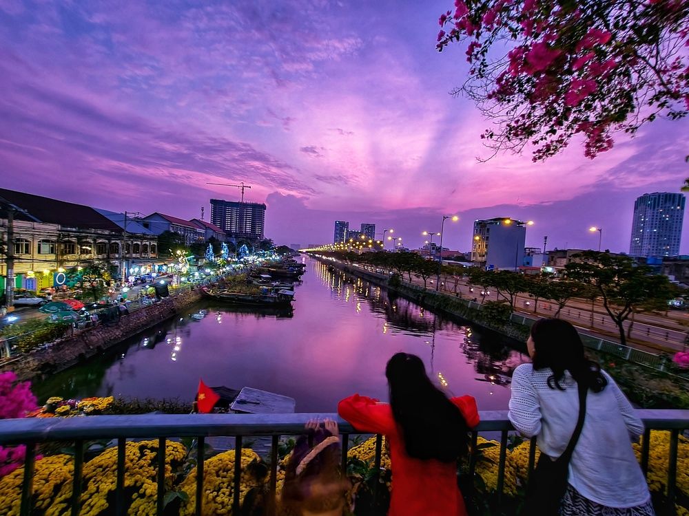Light with 3 mother and daughter
