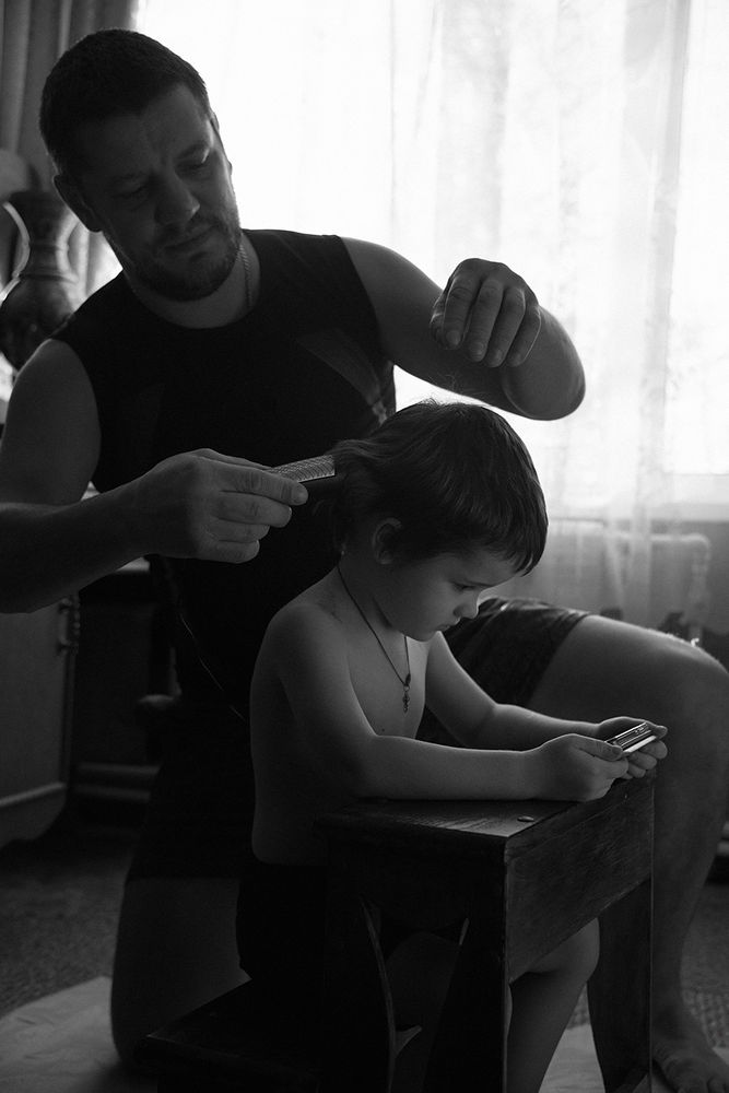 Наши мальчишки не носят модельные стрижки