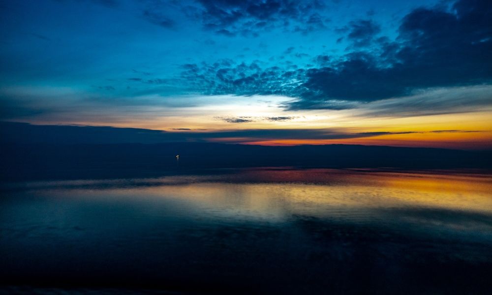 Закат на Байкале.