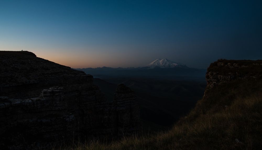 Вид на Эльбрус плато Бермамыт.