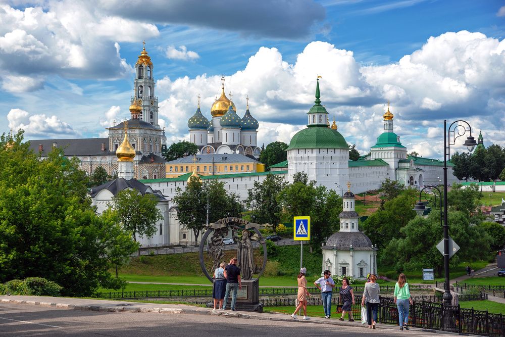 вид на Лавру