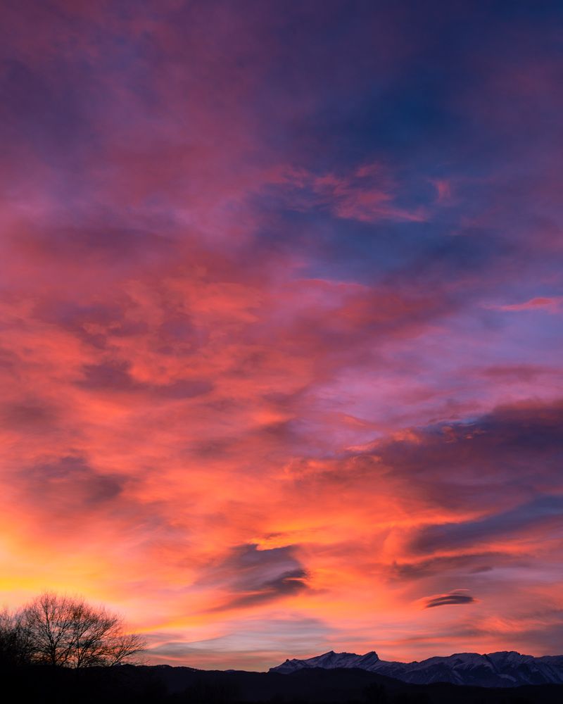 Рассвет с видом на Кавказ.