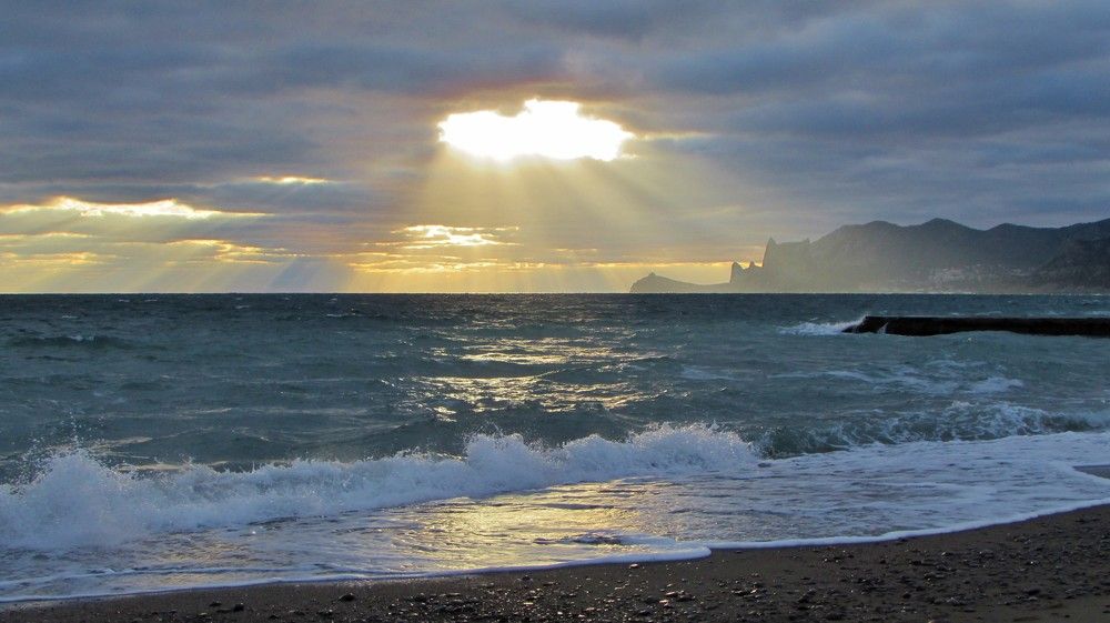 Солнечная дыра