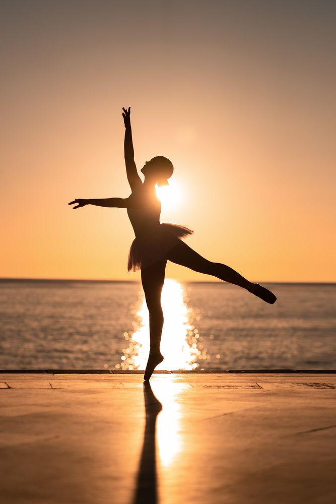Bailarina & amanecer, Albir, Spain
