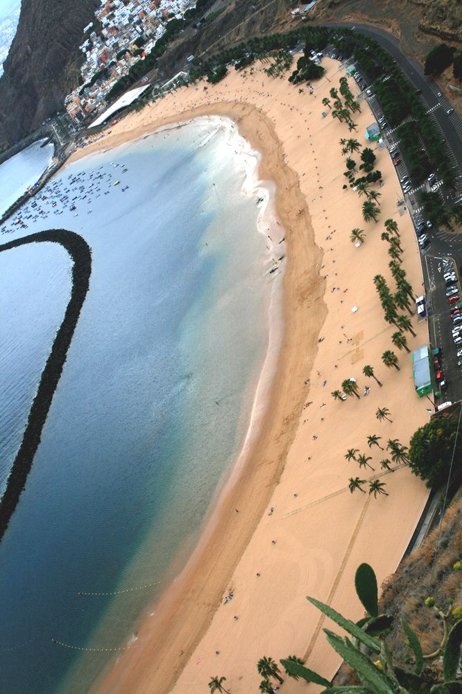 Рукотворный пляж.