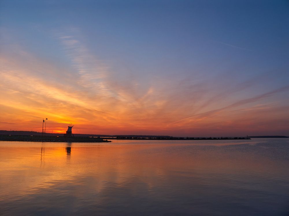 Закат на Шекснинском водохранилище
